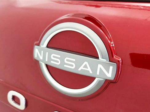 Used 2023 Nissan Rogue SV AWD/4WD image 16