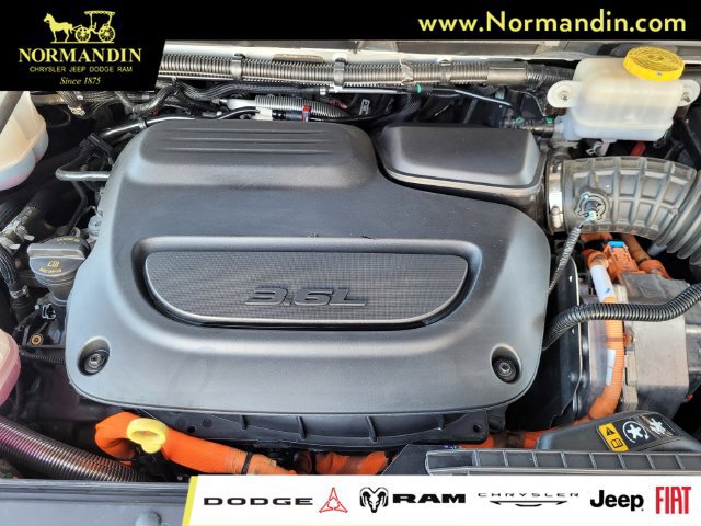 Used 2024 Chrysler Pacifica Limited FWD image 20