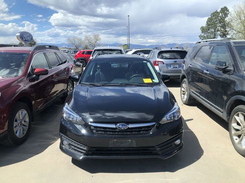 Used 2023 Subaru Impreza Premium image 2