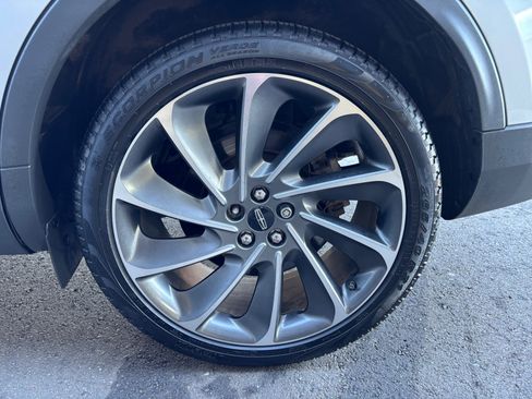 Used 2019 Lincoln Nautilus Reserve image 26