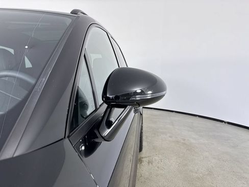 Certified 2025 Porsche Macan AWD/4WD image 12