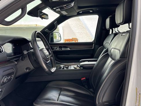 Used 2023 Jeep Grand Wagoneer Series II AWD/4WD image 25