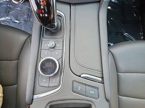 Used 2024 Cadillac XT6 Premium Luxury w/ Technology Package AWD/4WD image 19