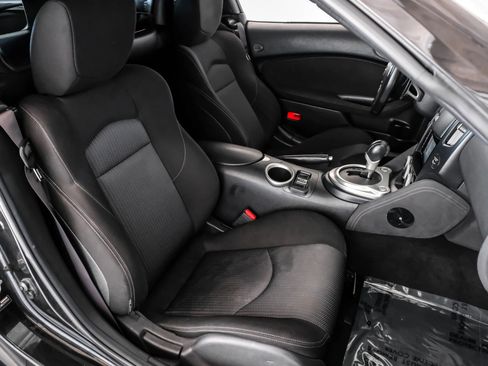 Used 2014 Nissan 370Z Roadster image 28