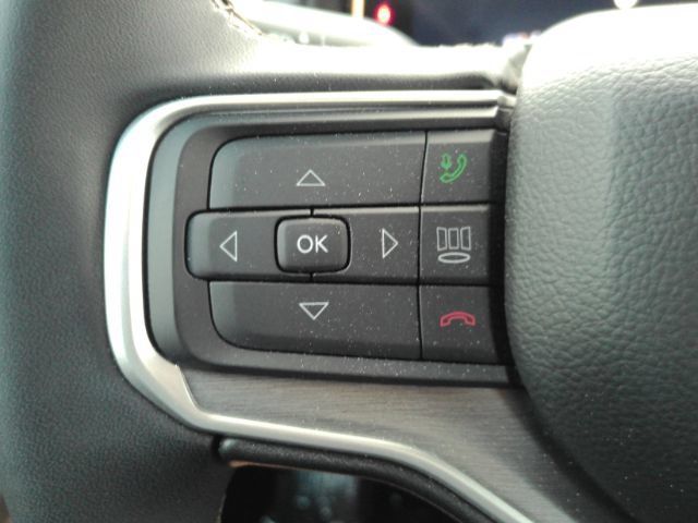 Used 2025 Jeep Wagoneer L Series II AWD/4WD image 38
