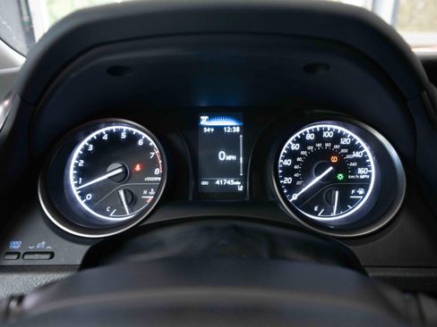 Used 2024 Toyota Camry SE FWD image 16