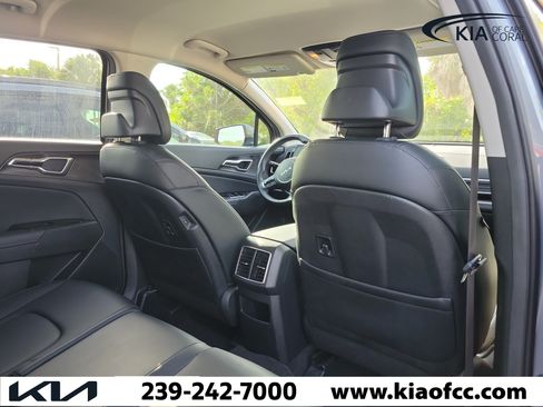 Used 2025 Kia Sportage EX FWD image 9