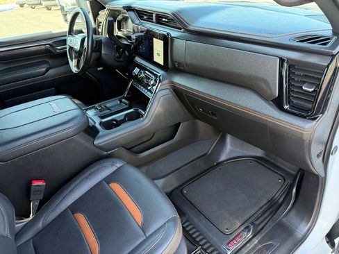 Used 2024 GMC Sierra 2500 AT4 w/ AT4 Premium Plus Package image 19