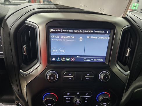 Used 2021 Chevrolet Silverado 1500 LT Trail Boss w/ Convenience Package II image 21