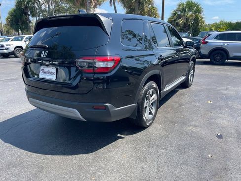 Used 2025 Honda Pilot EX-L image 6