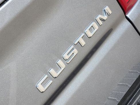 Used 2021 Chevrolet Silverado 1500 Custom image 9