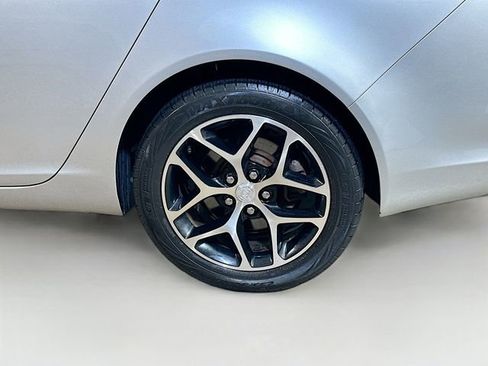 Used 2017 Buick Regal Sport Touring image 6