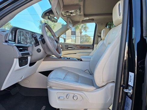 Certified 2024 Cadillac Escalade Sport Platinum image 15