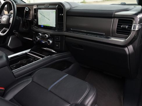 Used 2025 Ford F350 Platinum AWD/4WD image 5
