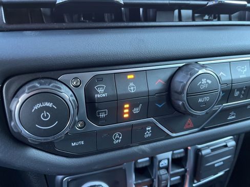 New 2026 Jeep Wrangler Sahara w/ Technology Group image 26