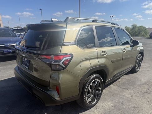 Used 2025 Subaru Forester Limited image 7