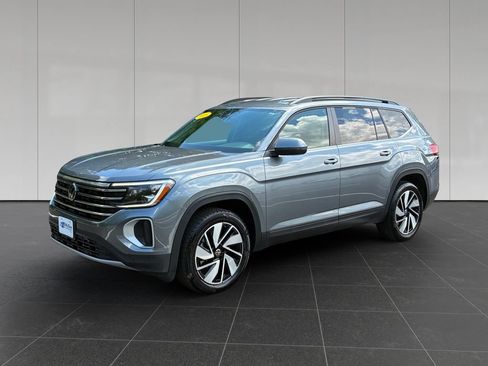 Used 2025 Volkswagen Atlas SE AWD/4WD image 1