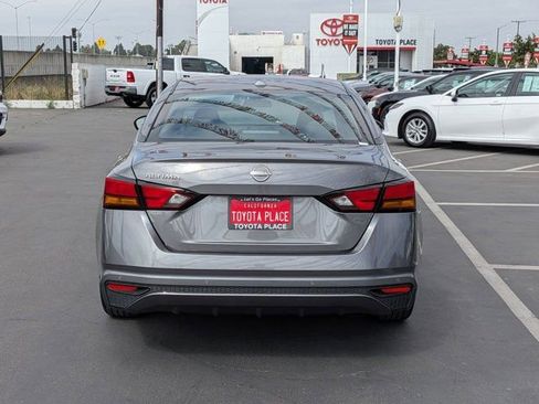 Used 2025 Nissan Altima 2.5 SV image 9