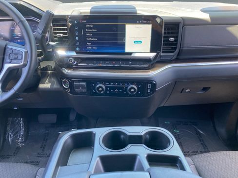 Used 2026 Chevrolet Silverado 1500 LT AWD/4WD image 11