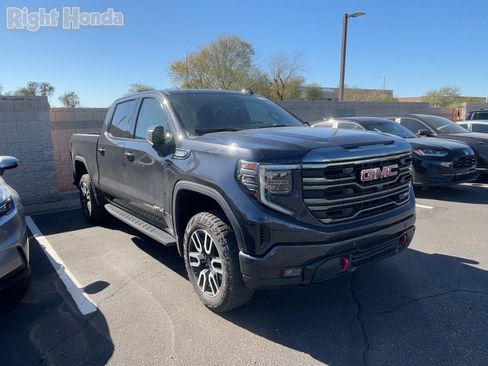 Used 2023 GMC Sierra 1500 AT4 w/ AT4 Premium Package image 5