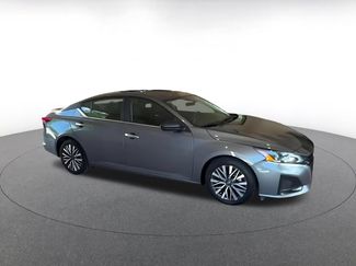 Used 2025 Nissan Altima 2.5 SV FWD video 2