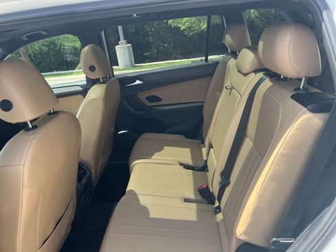 Used 2024 Volkswagen Tiguan SE image 28