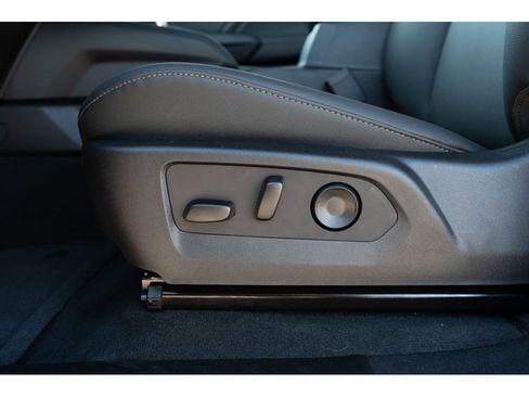 New 2026 GMC Canyon Elevation w/ Convenience Package image 14