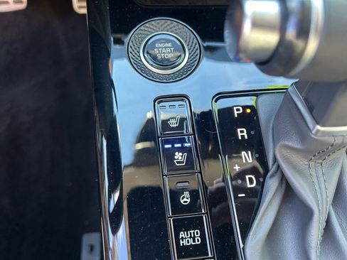 Used 2023 Kia Niro SX Touring image 25