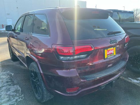 Used 2019 Jeep Grand Cherokee Altitude image 4