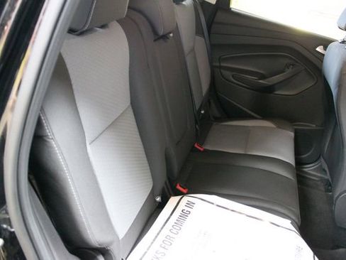 Used 2017 Ford Escape SE AWD/4WD image 9