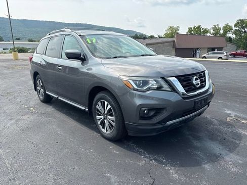 Used 2017 Nissan Pathfinder SL w/ SL Premium Package AWD/4WD image 2