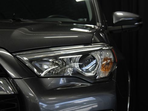 Used 2023 Toyota 4Runner Limited AWD/4WD image 6