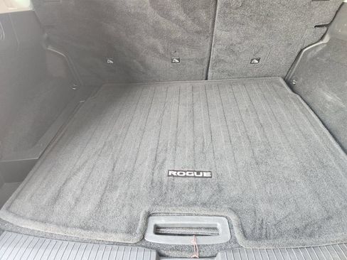 Used 2022 Nissan Rogue SV FWD image 33