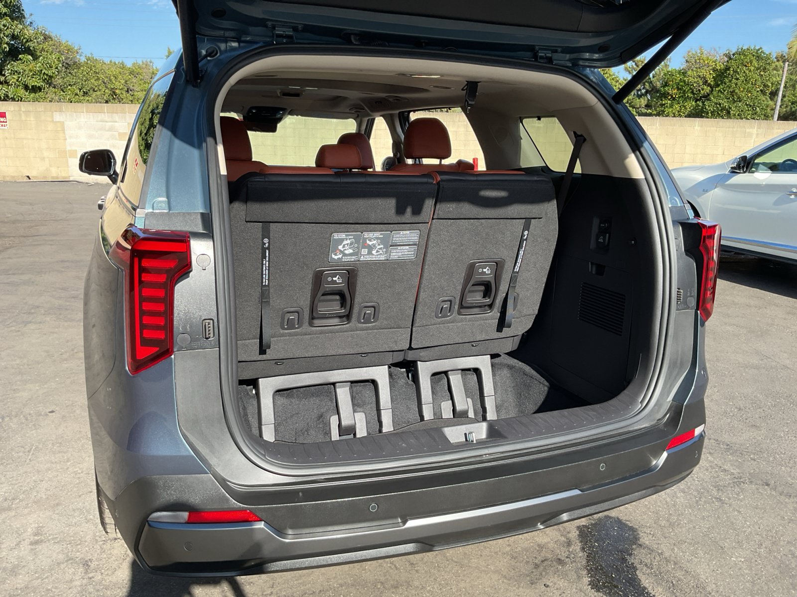 Used 2025 Kia Carnival SX Prestige FWD image 26