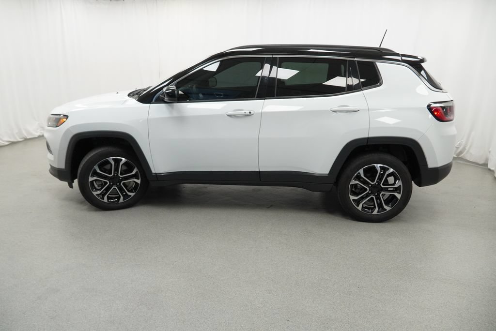 Certified 2024 Jeep Compass Limited w/ Sun and Sound Group AWD/4WD image 32