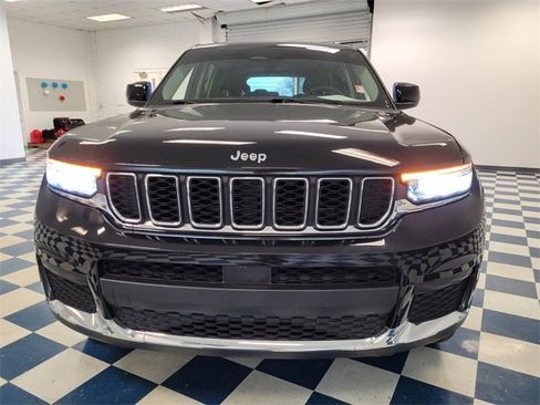Used 2023 Jeep Grand Cherokee L Laredo image 2