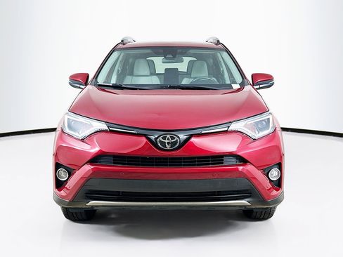Used 2018 Toyota RAV4 XLE FWD image 2