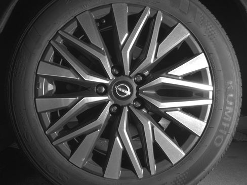 Used 2025 Nissan Altima 2.5 SV image 14