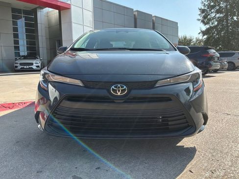 Used 2025 Toyota Corolla LE FWD image 3