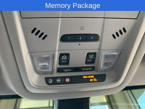 Used 2021 GMC Acadia SLT w/ Technology Package image 10