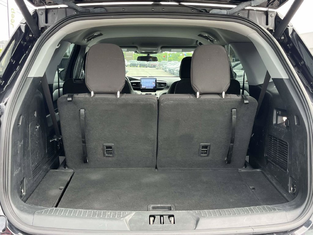 Used 2022 Ford Explorer XLT RWD image 26