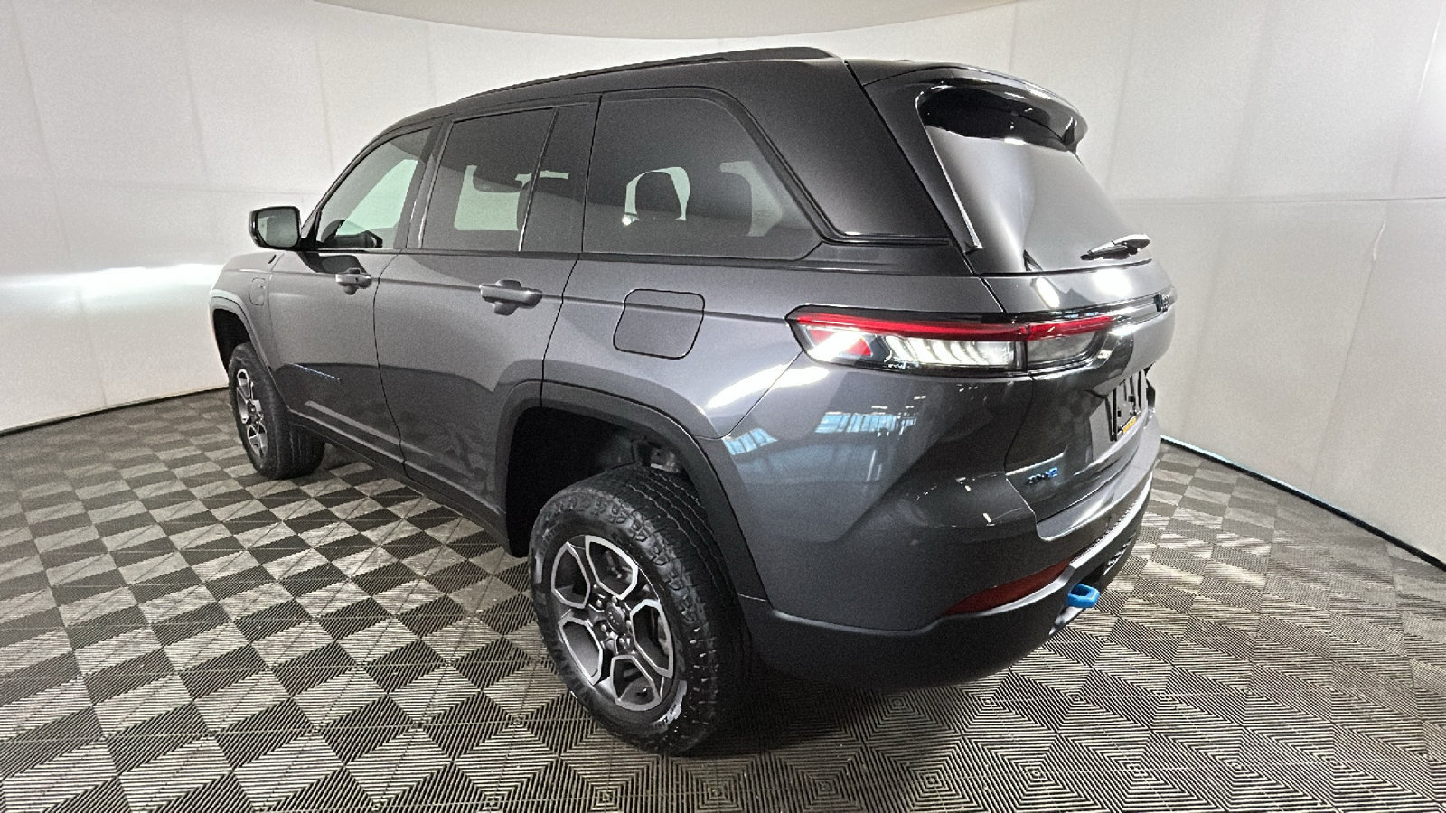 Used 2022 Jeep Grand Cherokee Trailhawk AWD/4WD image 5