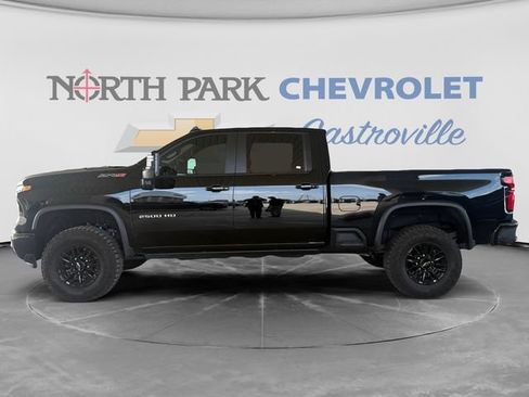 Used 2026 Chevrolet Silverado 2500 ZR2 AWD/4WD image 8
