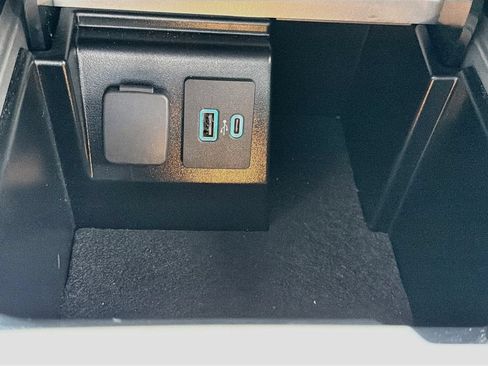 Used 2023 Ford Explorer ST w/ Equipment Group 401A AWD/4WD image 31