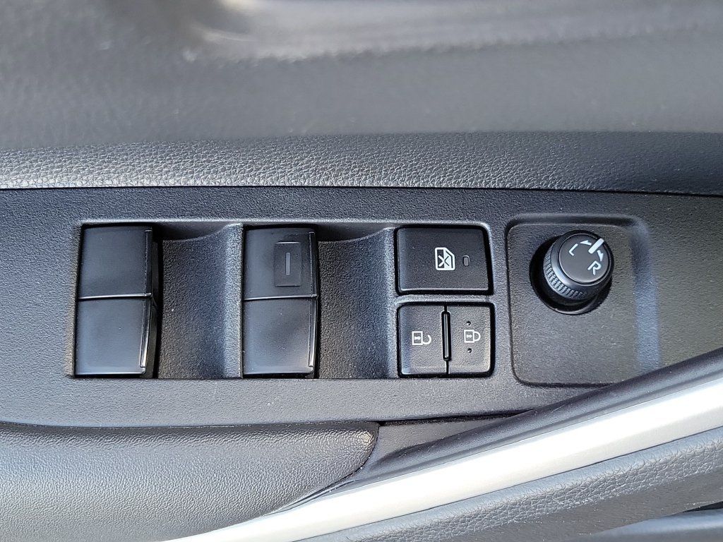 Used 2024 Toyota Corolla Cross AWD Hybrid image 23