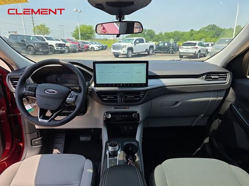 New 2025 Ford Escape SE image 10