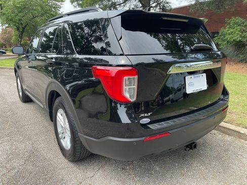 Used 2020 Ford Explorer XLT w/ Comfort Package RWD image 3