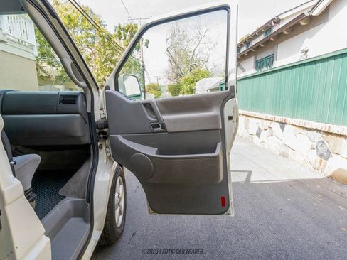 Used 2003 Volkswagen Eurovan MV image 46