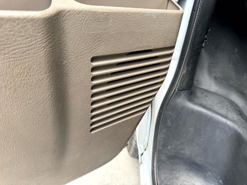 Used 2021 Chevrolet Express 2500 image 16