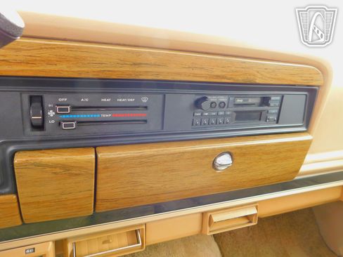 Used 1989 Jeep Grand Wagoneer AWD/4WD image 13